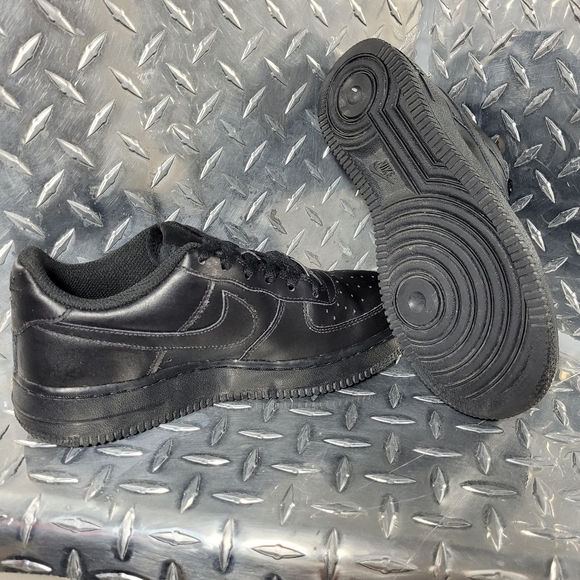 Nike Air Force One low tops - Picture 5 of 8